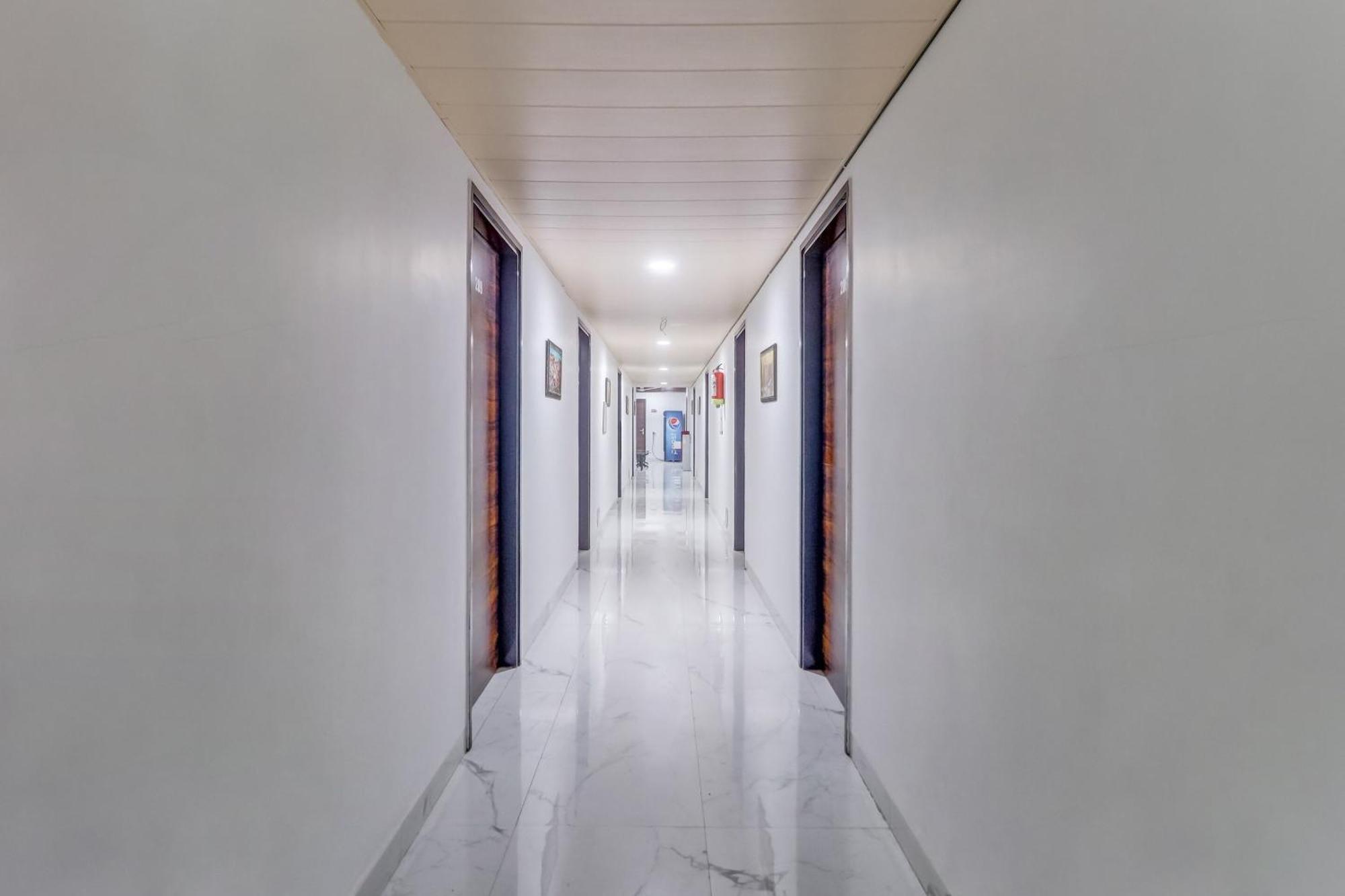 Townhouse Hotel Ludhiana Eksteriør billede